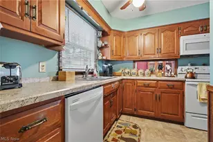 1210 Janet Ave NW, North Canton, OH 44720 - Photo 16