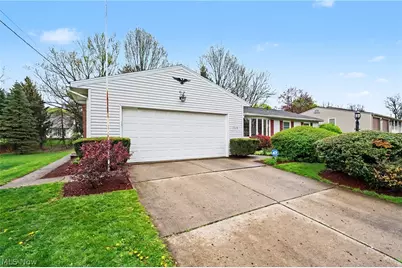 1210 Janet Avenue NW, North Canton, OH 44720 - Photo 2