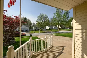 923 Elizabeth Ct, Cuyahoga Falls, OH 44221 - Photo 2