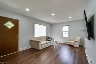 2048 Congo St, Akron, OH 44305 - Photo 4