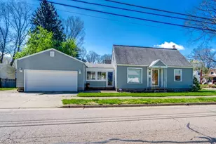 2048 Congo St, Akron, OH 44305 - Photo 2