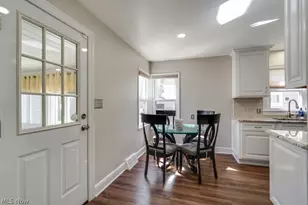 2048 Congo St, Akron, OH 44305 - Photo 8
