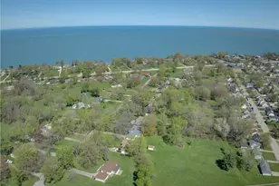 2015 Wallace Ln, Lorain, OH 44053 - Photo 32