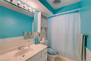2015 Wallace Ln, Lorain, OH 44053 - Photo 14