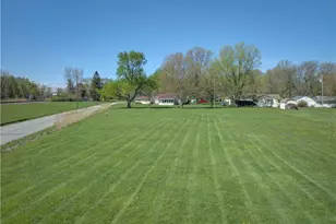 2015 Wallace Ln, Lorain, OH 44053 - Photo 28