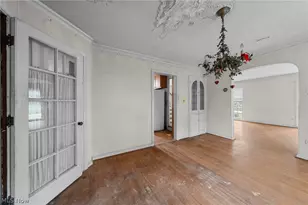 19264 N Sagamore Rd, Fairview Park, OH 44126 - Photo 10