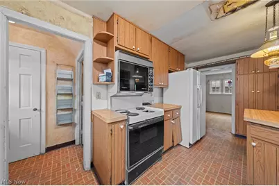 19264 N Sagamore Road, Fairview Park, OH 44126 - Photo 16