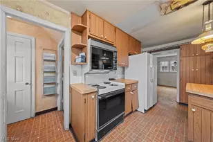 19264 N Sagamore Rd, Fairview Park, OH 44126 - Photo 16