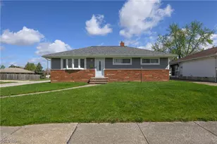 9596 Reichert Rd, Parma, OH 44130 - Photo 2