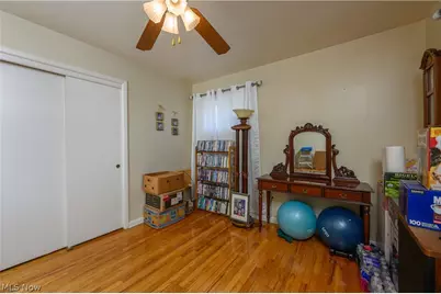 9596 Reichert Road, Parma, OH 44130 - Photo 14