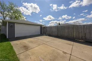 9596 Reichert Rd, Parma, OH 44130 - Photo 24