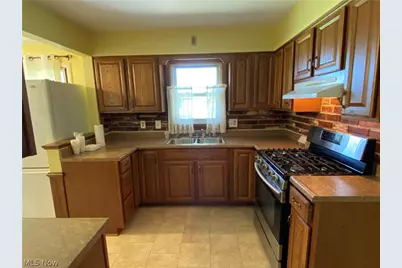 4700 Woodridge Drive, Austintown, OH 44515 - Photo 6