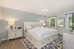 8290 Pine Creek Ct, Chagrin Falls, OH 44023 - Photo 18