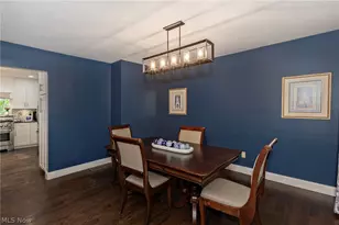 8290 Pine Creek Ct, Chagrin Falls, OH 44023 - Photo 6