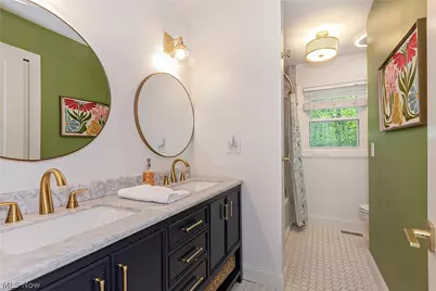 8290 Pine Creek Court, Chagrin Falls, OH 44023 - Photo 26