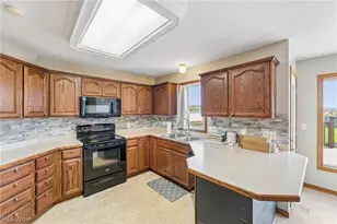 621 Parkside Reserve St, Wellington, OH 44090 - Photo 8