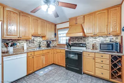757 Esther Road, Highland Heights, OH 44143 - Photo 10