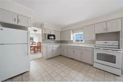 8885 Louisville Street, Louisville, OH 44641 - Photo 14