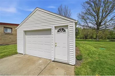 8885 Louisville Street, Louisville, OH 44641 - Photo 44