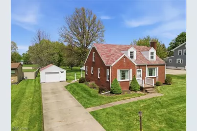 8885 Louisville Street, Louisville, OH 44641 - Photo 2