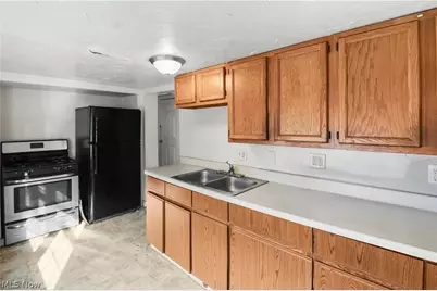 511 Brown Street, Akron, OH 44311 - Photo 4