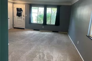 1187 Bonnie Ln, Mayfield Heights, OH 44124 - Photo 2