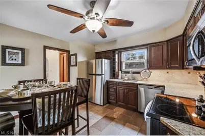 546 Perkinswood Boulevard NE, Warren, OH 44483 - Photo 16