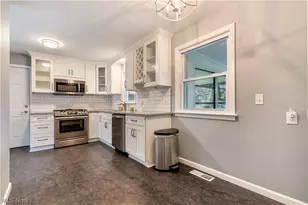 4028 Crestwood St NW, Canton, OH 44708 - Photo 14