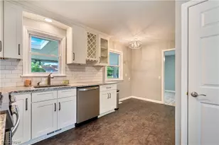 4028 Crestwood St NW, Canton, OH 44708 - Photo 10