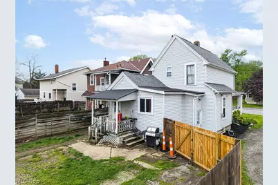 209 Gulf Road, Elyria, OH 44035 - Photo 4