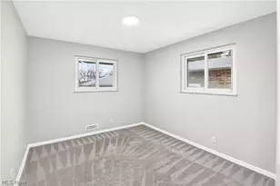 12304 Havana Rd, Garfield Heights, OH 44125 - Photo 14