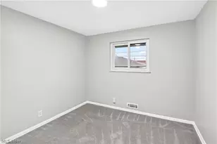 12304 Havana Rd, Garfield Heights, OH 44125 - Photo 18