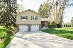 877 Locust Dr, Tallmadge, OH 44278 - Photo 4