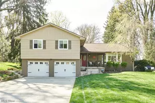 877 Locust Dr, Tallmadge, OH 44278 - Photo 2