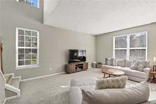 1370 N Yorkshire Dr, Grandview Heights, OH 44147 - Photo 16