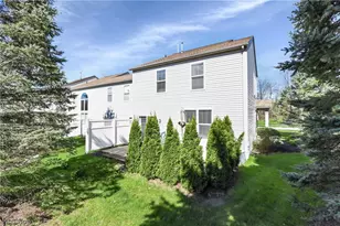 1370 N Yorkshire Dr, Grandview Heights, OH 44147 - Photo 4