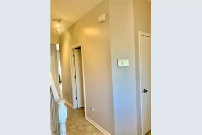 5276 W 83rd Street, Parma, OH 44129 - Photo 8