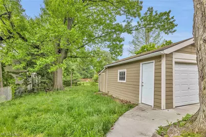 3177 Warren Road, Loveland, OH 44111 - Photo 32