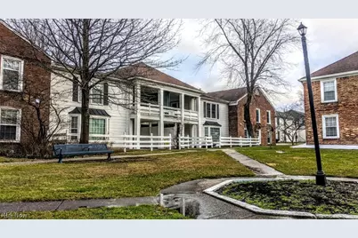 25 Trenton Square, Euclid, OH 44143 - Photo 1