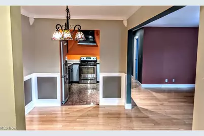 25 Trenton Square, Euclid, OH 44143 - Photo 8