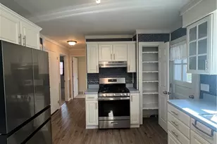1945 Chatam St, Cuyahoga Falls, OH 44221 - Photo 6