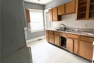 10309 Parkview Ave, Loveland, OH 44104 - Photo 6