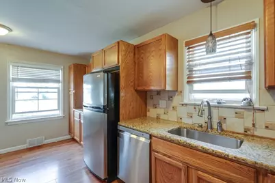 407 E 330th Street, Willowick, OH 44095 - Photo 12