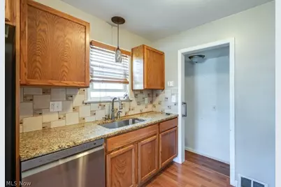 407 E 330th Street, Willowick, OH 44095 - Photo 10