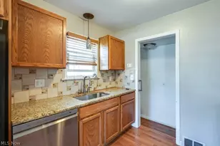 407 E 330th St, Willowick, OH 44095 - Photo 10