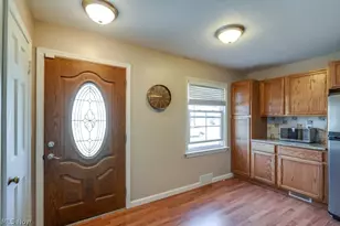 407 E 330th St, Willowick, OH 44095 - Photo 2