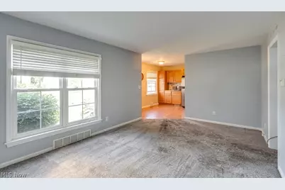 407 E 330th Street, Willowick, OH 44095 - Photo 6