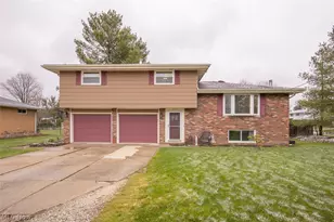 8493 Webster Rd, Strongsville, OH 44136 - Photo 2