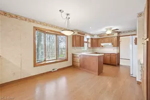 2300 Green Acres Dr, Parma, OH 44134 - Photo 12