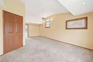 2300 Green Acres Dr, Parma, OH 44134 - Photo 30